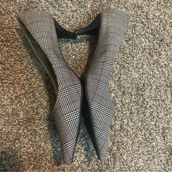 Croft & Barrow Women's Checkered Heels - Gray and Red Z9 - Picture 4 of 14